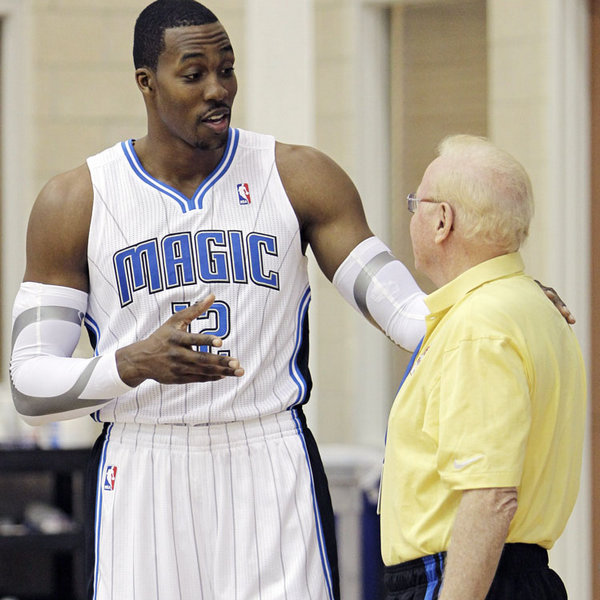 现在米兰是否会是联赛冠军头号热门？里奇：不能这么说（米兰已是联赛夺冠第一热门？里奇：言之尚早）