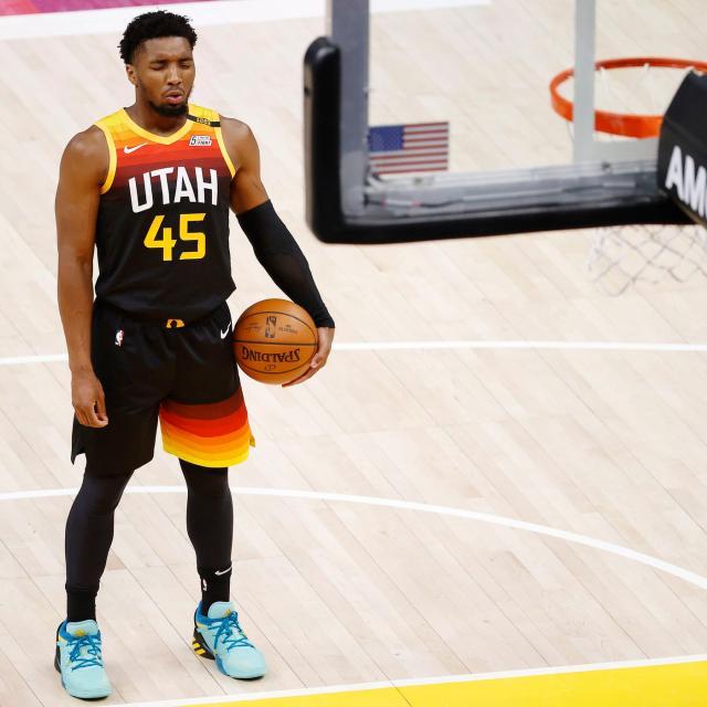 他是全场最冷静的人（全场最沉着的人是他）