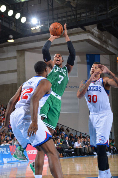 淘汰青岛更衣室！邱彪肯定外援+球队防守，不满混战发挥！（淘汰青岛后更衣室发声：邱彪肯定外援与防守，直言不满混战发挥）